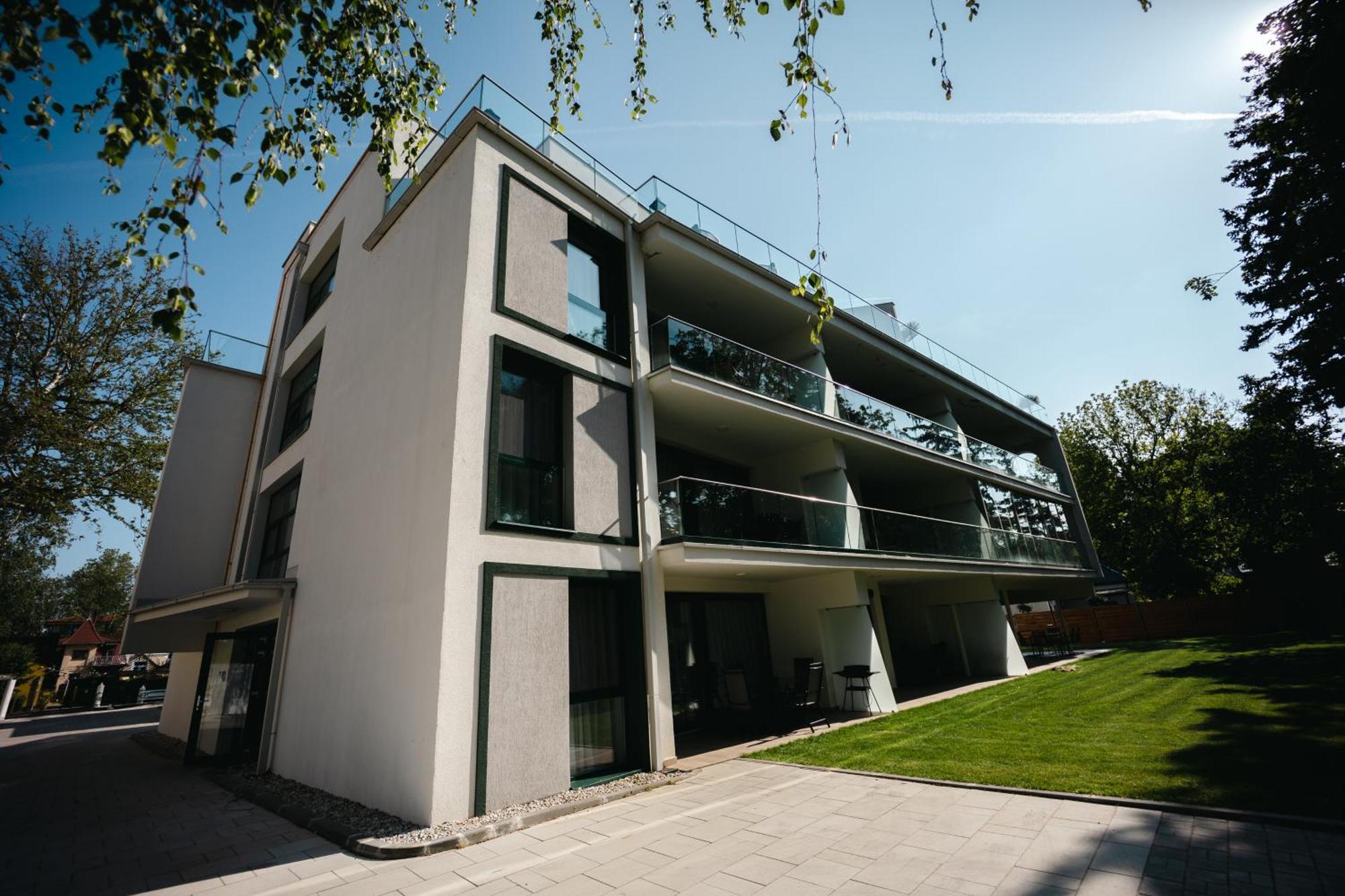 Villa Bauhaus Labi Garden Wellness Apartman Siófok Buitenkant foto