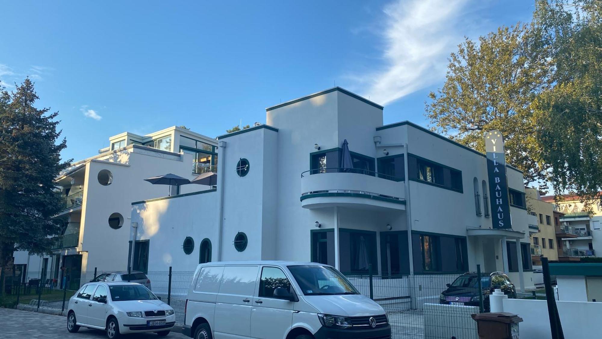 Villa Bauhaus Labi Garden Wellness Apartman Siófok Buitenkant foto